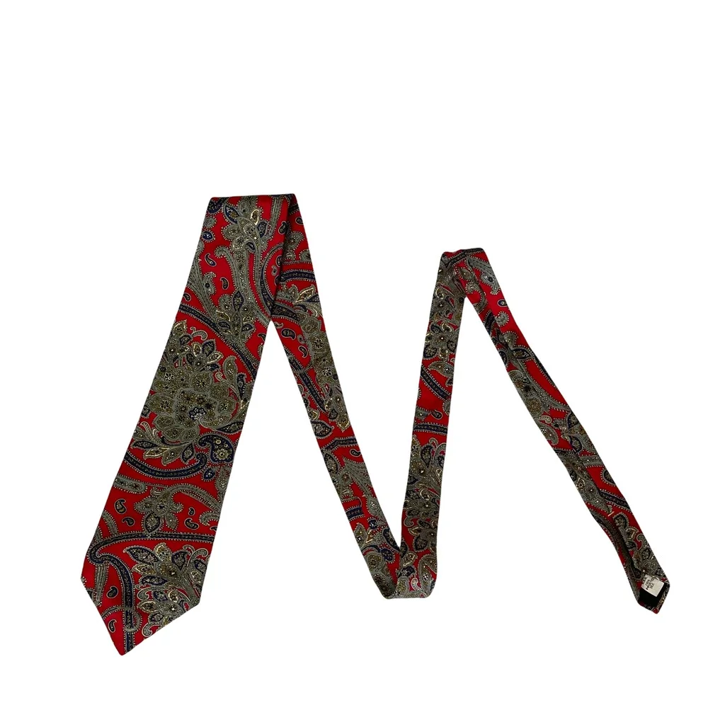 Andre Valentino Mens Tie 100% Silk USA Made Red‎ Multi Floral Design 60L X 3.75W